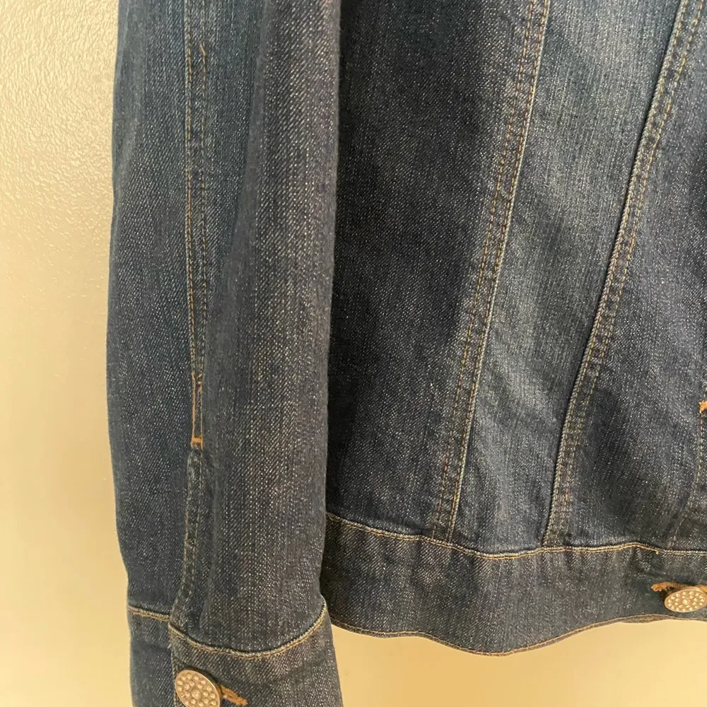 Cato Women’s Dark Blue Wash Denim Jacket 14 16 W Jeweled Buttons Bust 40” - Image 4