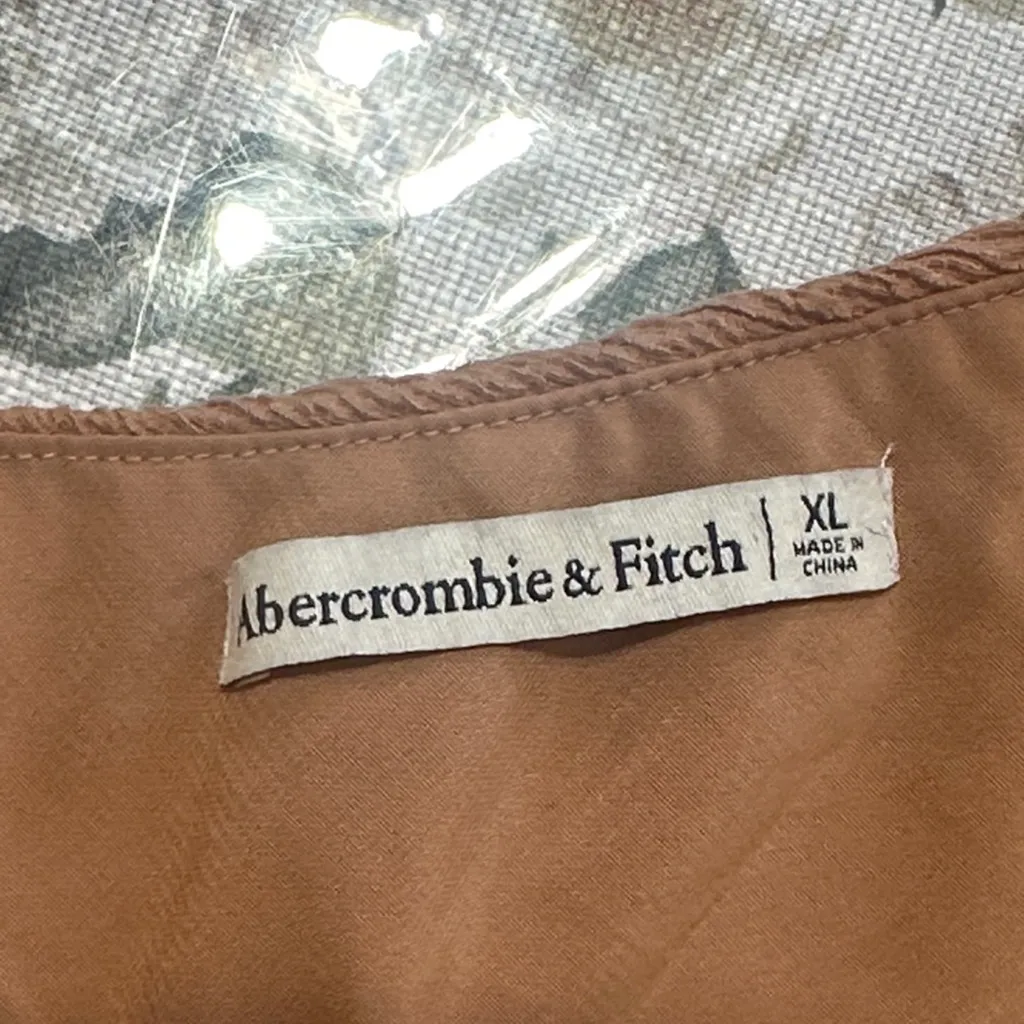 A&F Crinkle Textured One-Shoulder crop Set Top Brown Matching Set Piece Size XL - Image 2