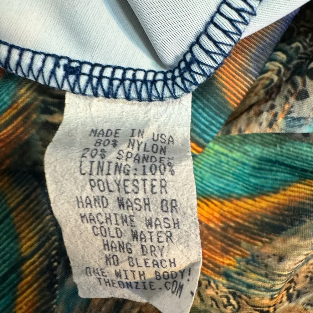 Onzie Peacock Capri leggings in size s/m. In great pre-owned condition - Image 6