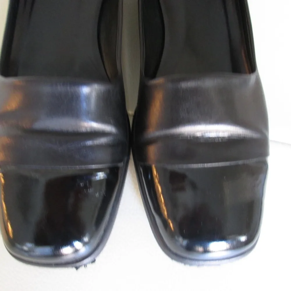 Joan & David Black Flats - Size 8 - Image 4