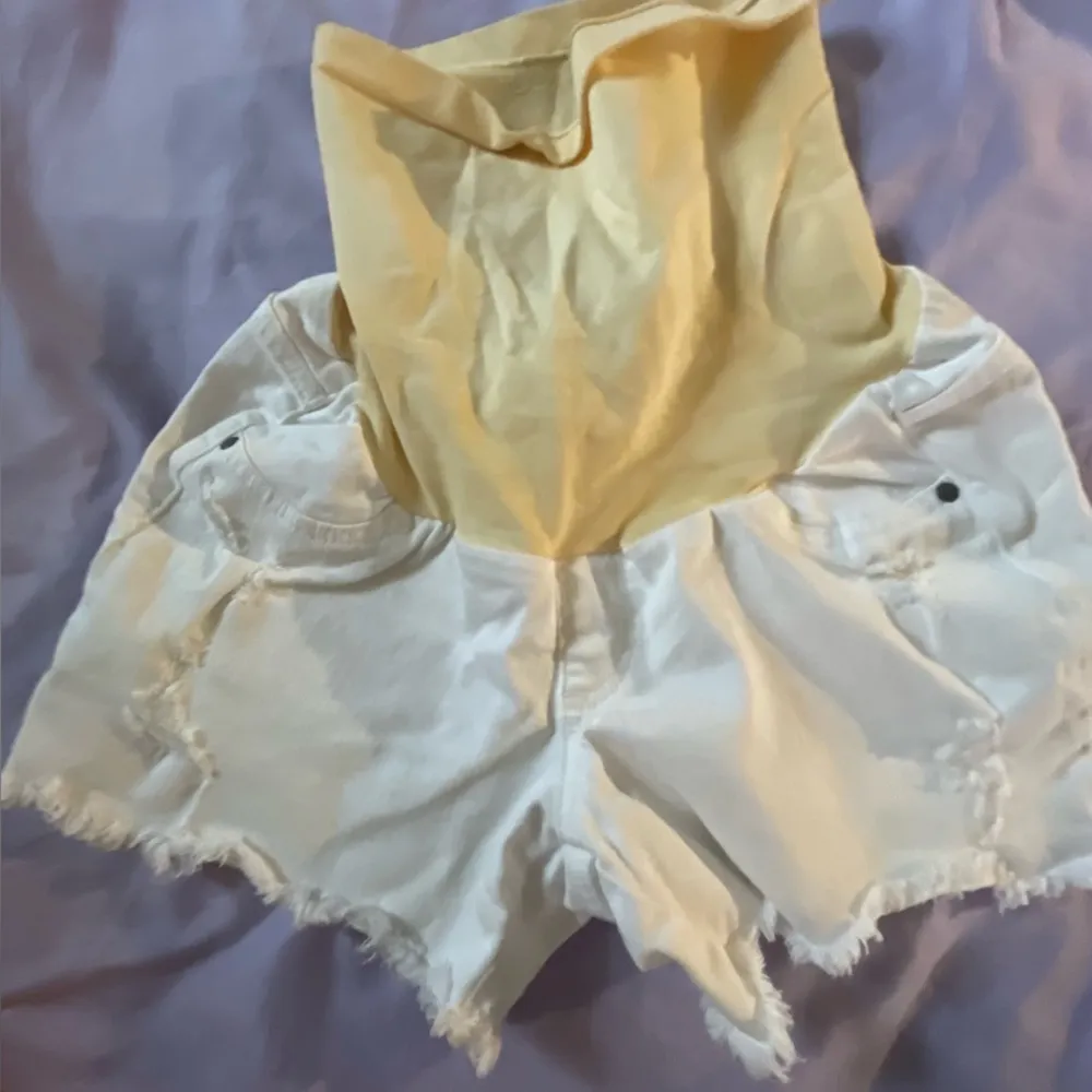 White Maternity Shorts - Size Small - Image 4