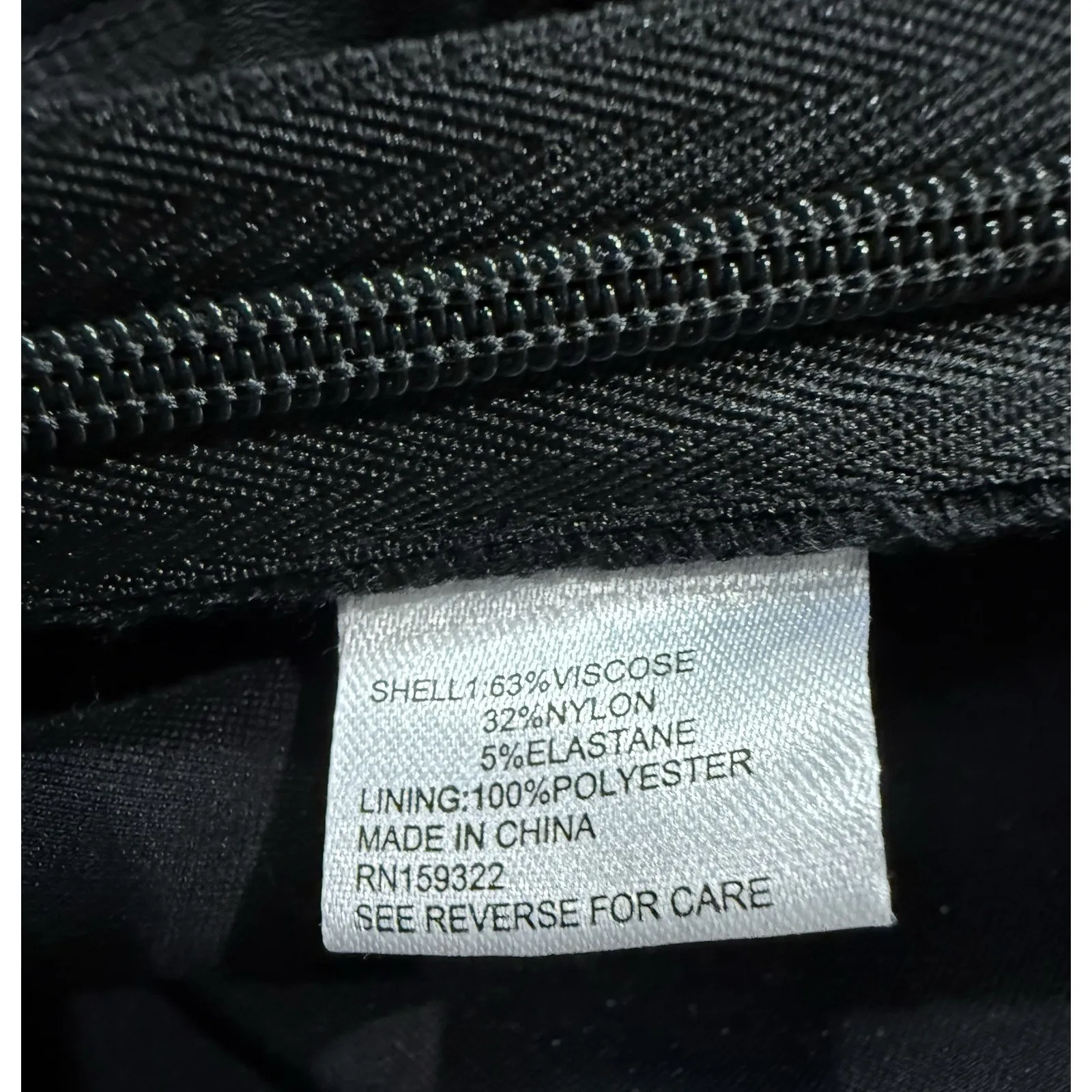 Central Park West Bloomingdales Black Ponte Flare Leg  Stretchy‎ Size Small $229 - Image 4