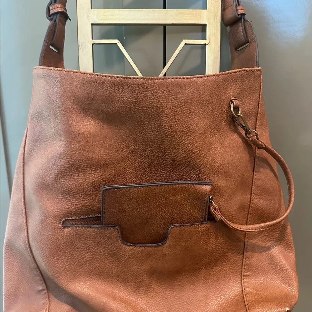 Darcy Marks Elegant Tan Leather Hobo Bag Brown - Image 7