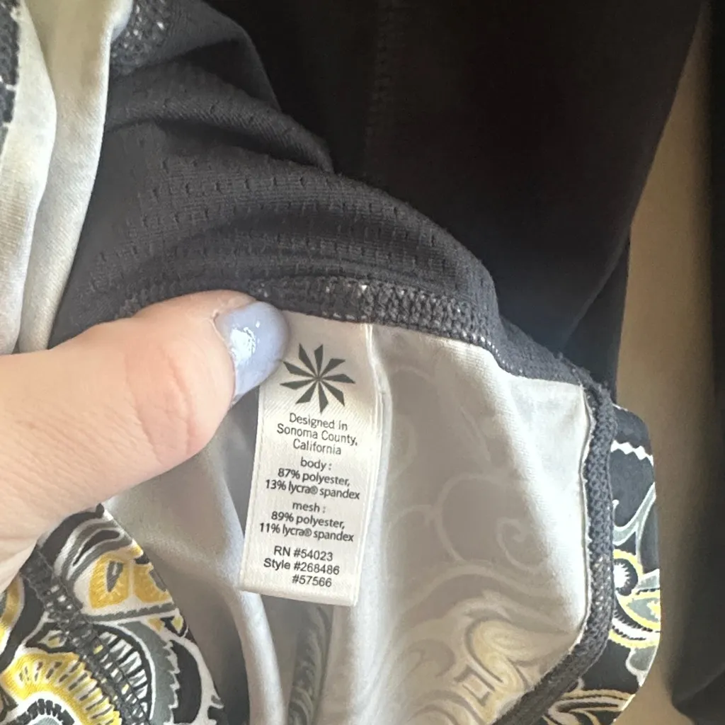 Athleta‎ Runaway Rash Guard Long Sleeved Top | Medium - Image 5