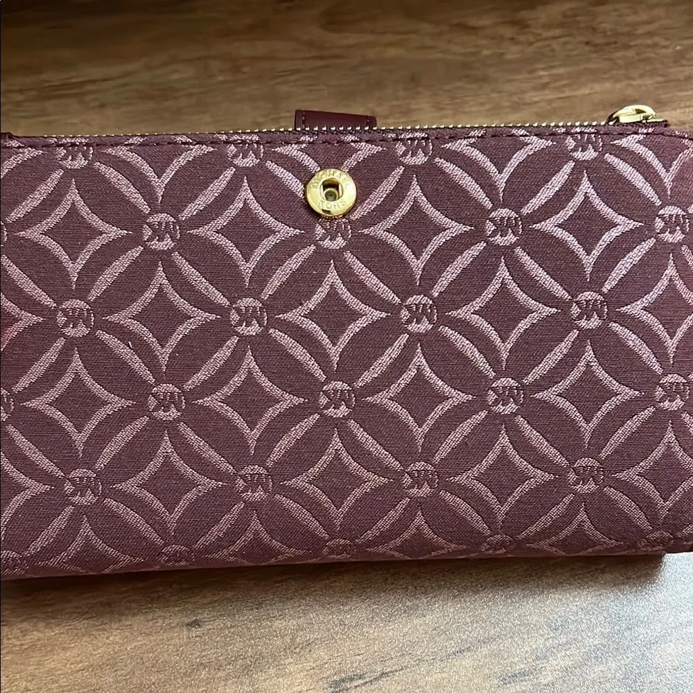 NWT Michael Kors Jet Set Wristlet Purple - Image 6