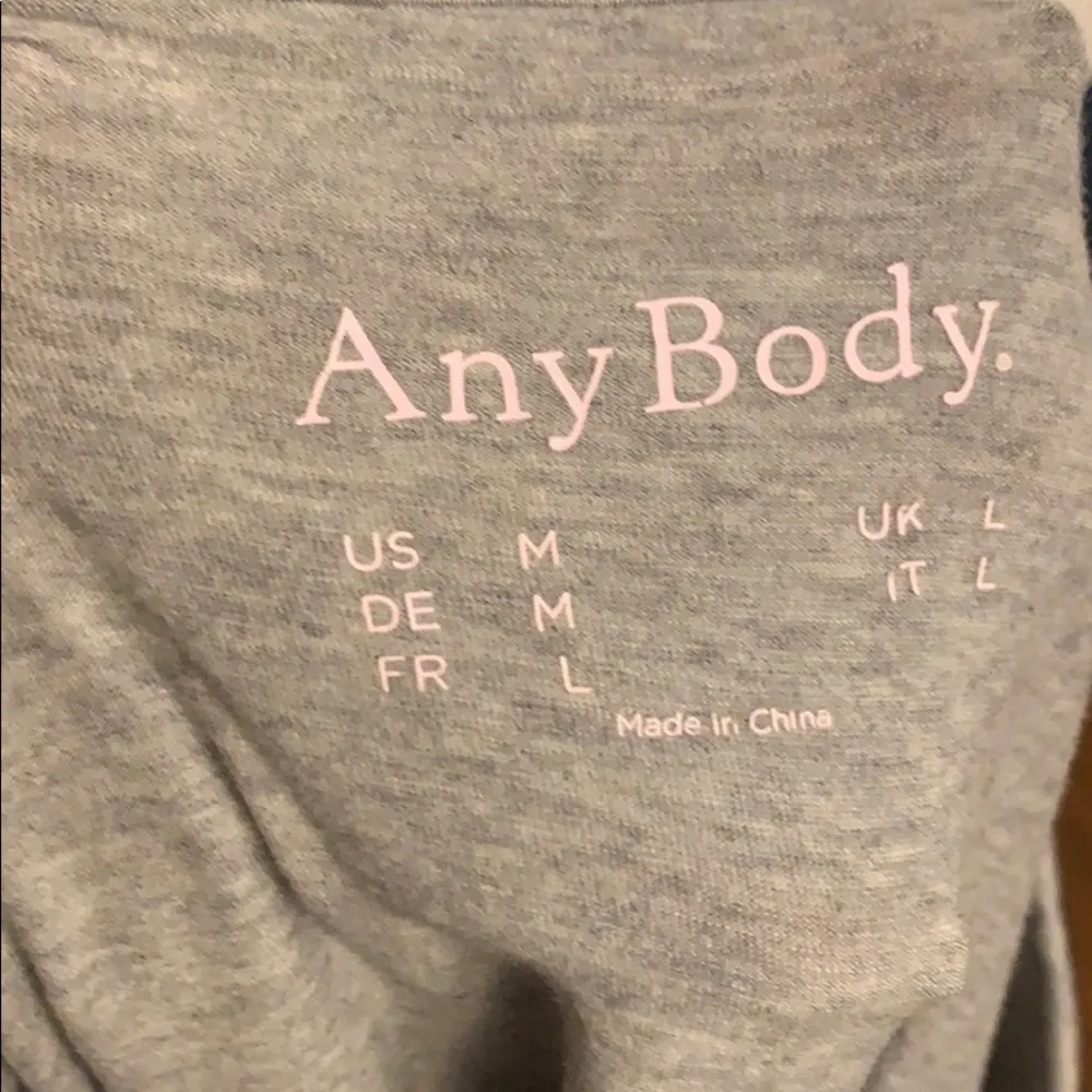 Anybody gray three - Image 5