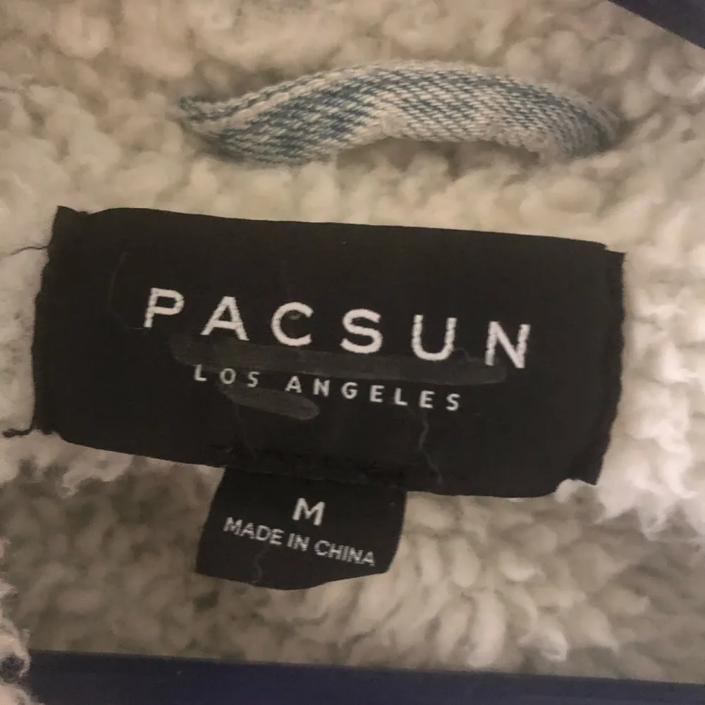 PacSun Sherpa Bleached Denim Trucker Jacket - Image 3