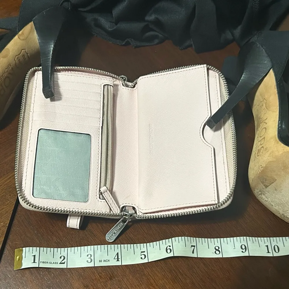Michael Kors Black Patent Leather Heels 9M/Michael Kors gorgeous wallet-Go KORS! - Image 5