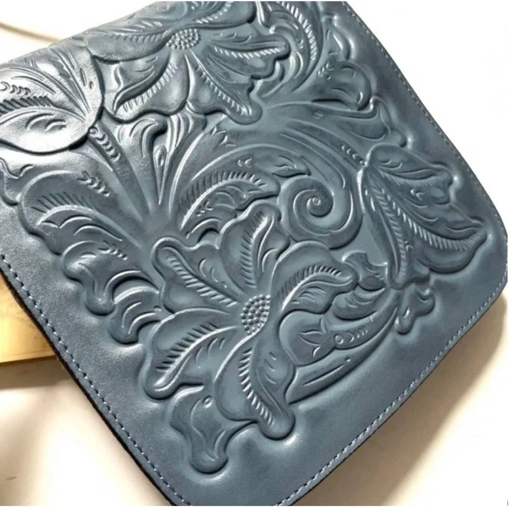 Granada Leather Crossbody Bag - Image 9