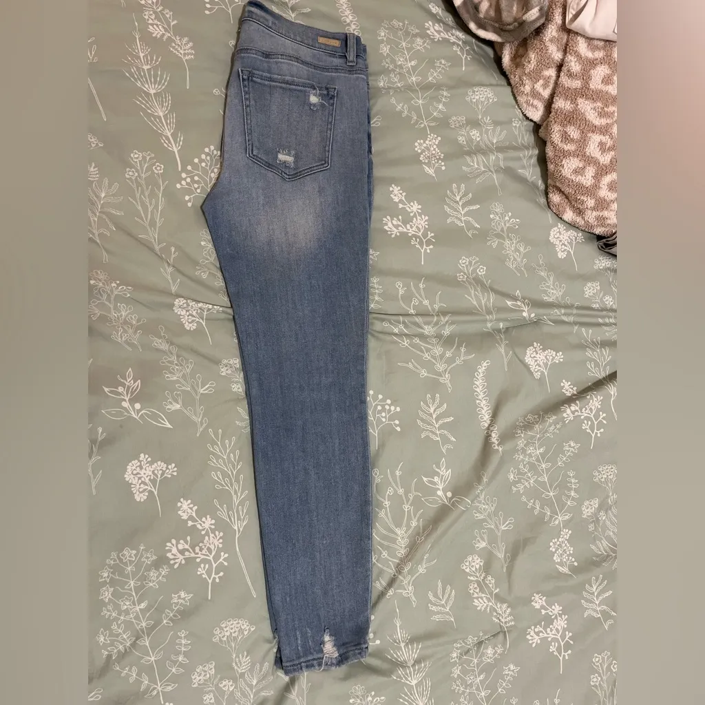 Sneak Peek Light Wash Distressed Mid Rise Skinny Jeans Size 9 / W 29 - Image 5