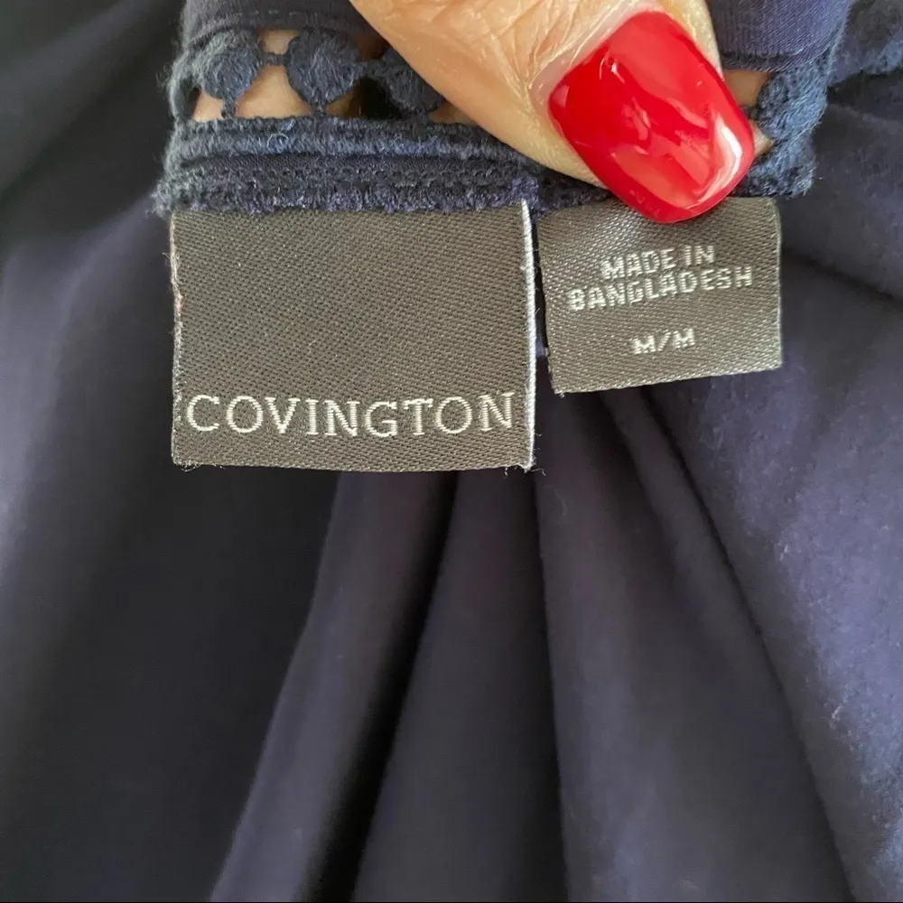 Covington v neck dressy blouse Size Medium - Image 5