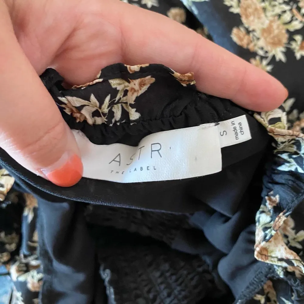 ASTR Floral Cinched Long Sleeve Midi Peasant Dress Black Size Small - Image 3