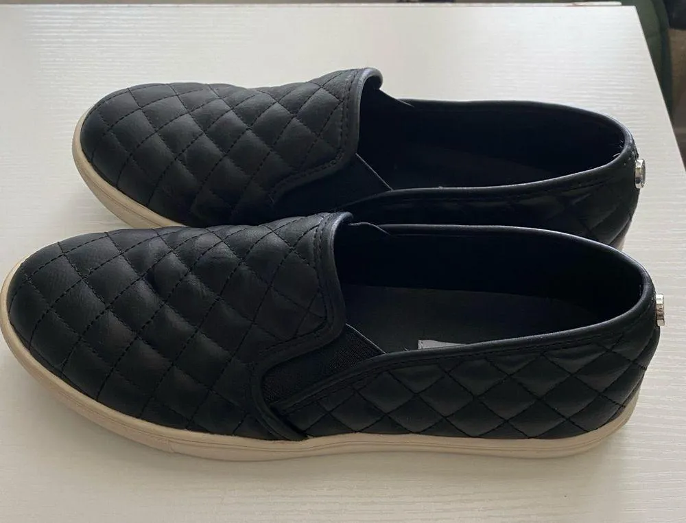 Steve Madden Slip Ons Size 8 - Image 5