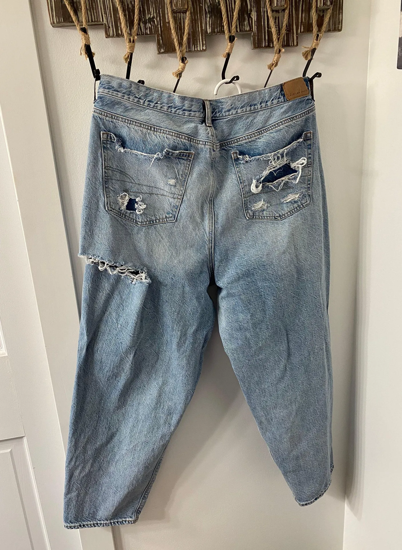 American Eagle Ripped Mom Jean - Image 3
