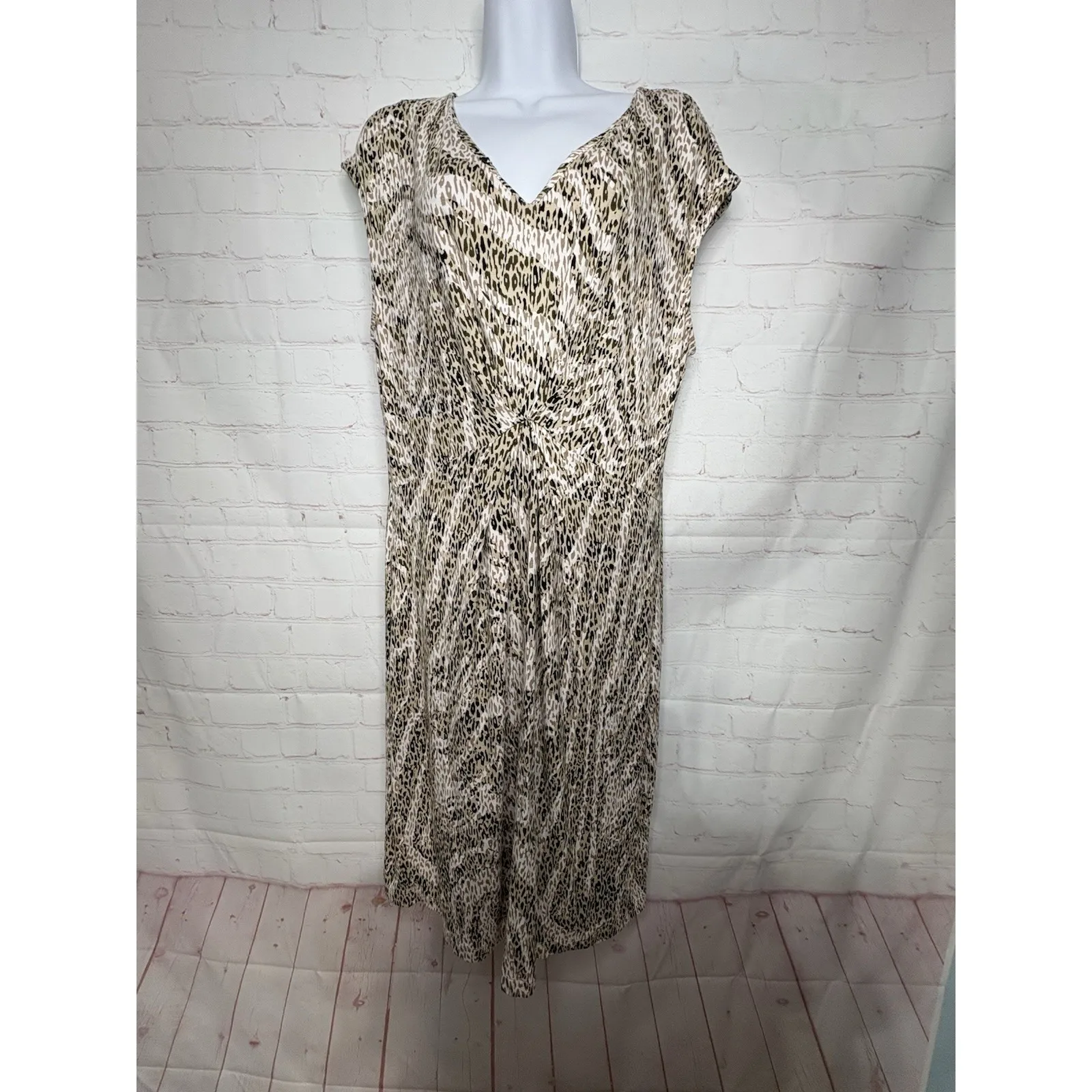 Dana Buchanan Women's Dress L Animal Print Twist Front V - Image 2