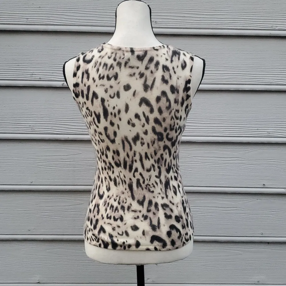 Sutton Studio Cashmere Sleeveless Sweater Shell | Animal Print Sweater Shell Black - Image 4