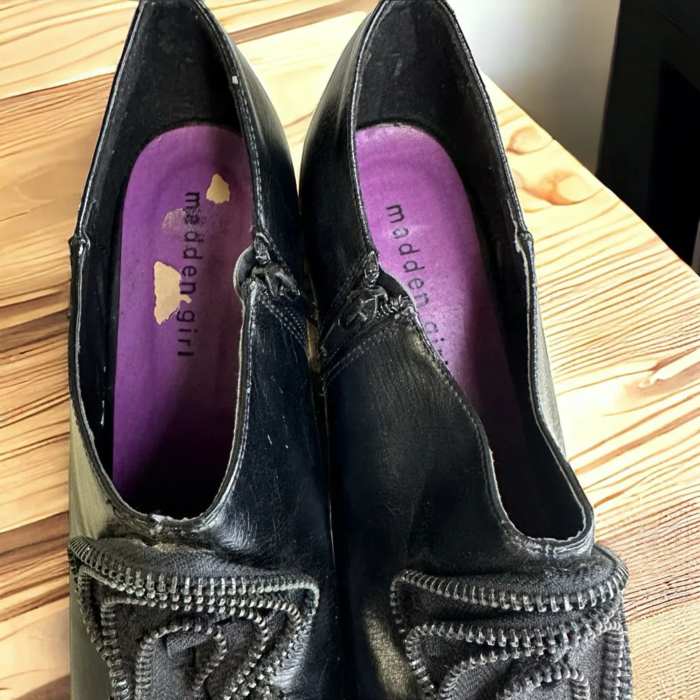 Madden Girl Black Leather Rokker Ruffled Zipper Bootie 4 Inch Heels Womens 11 - Image 16