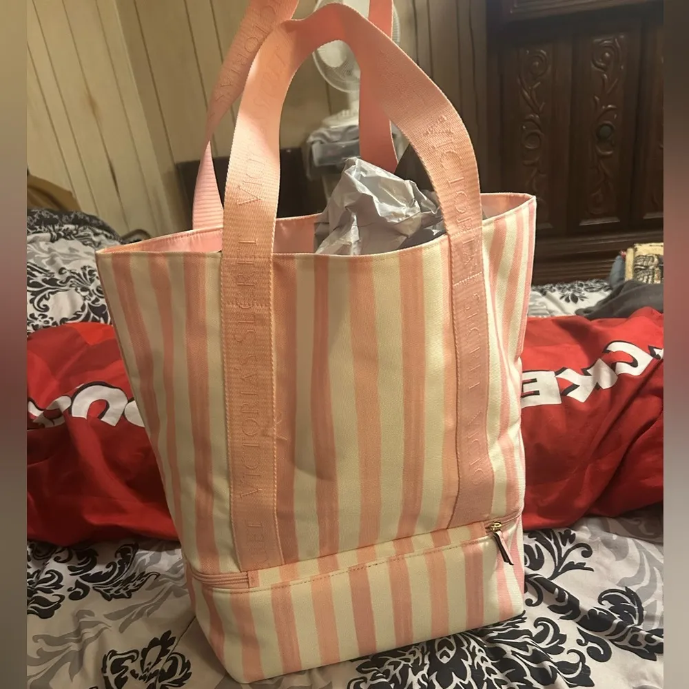 Victoria secret cooler tote - Image 2