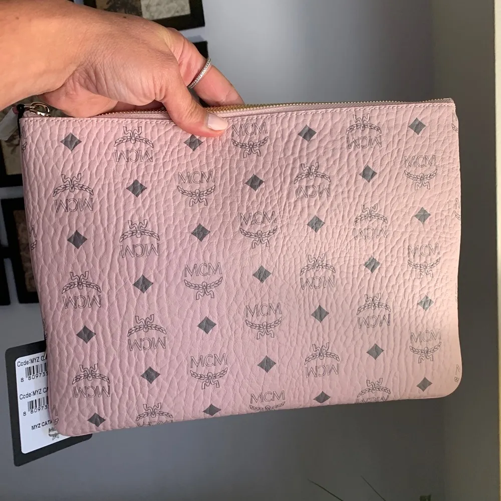 Authentic MCM logo Diamond Leather zip top clutch/Crosby❤️ - Image 13