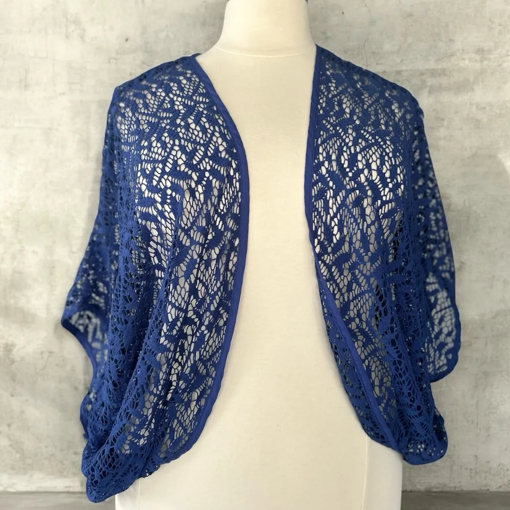 NWT! Avenue Blue Lace Open - Image 2