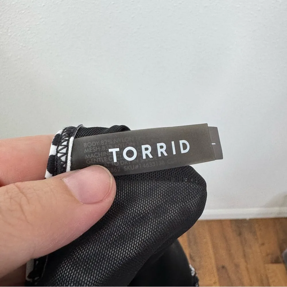 Torrid Mesh Top One Piece Swimsuit Size 1 - Image 5