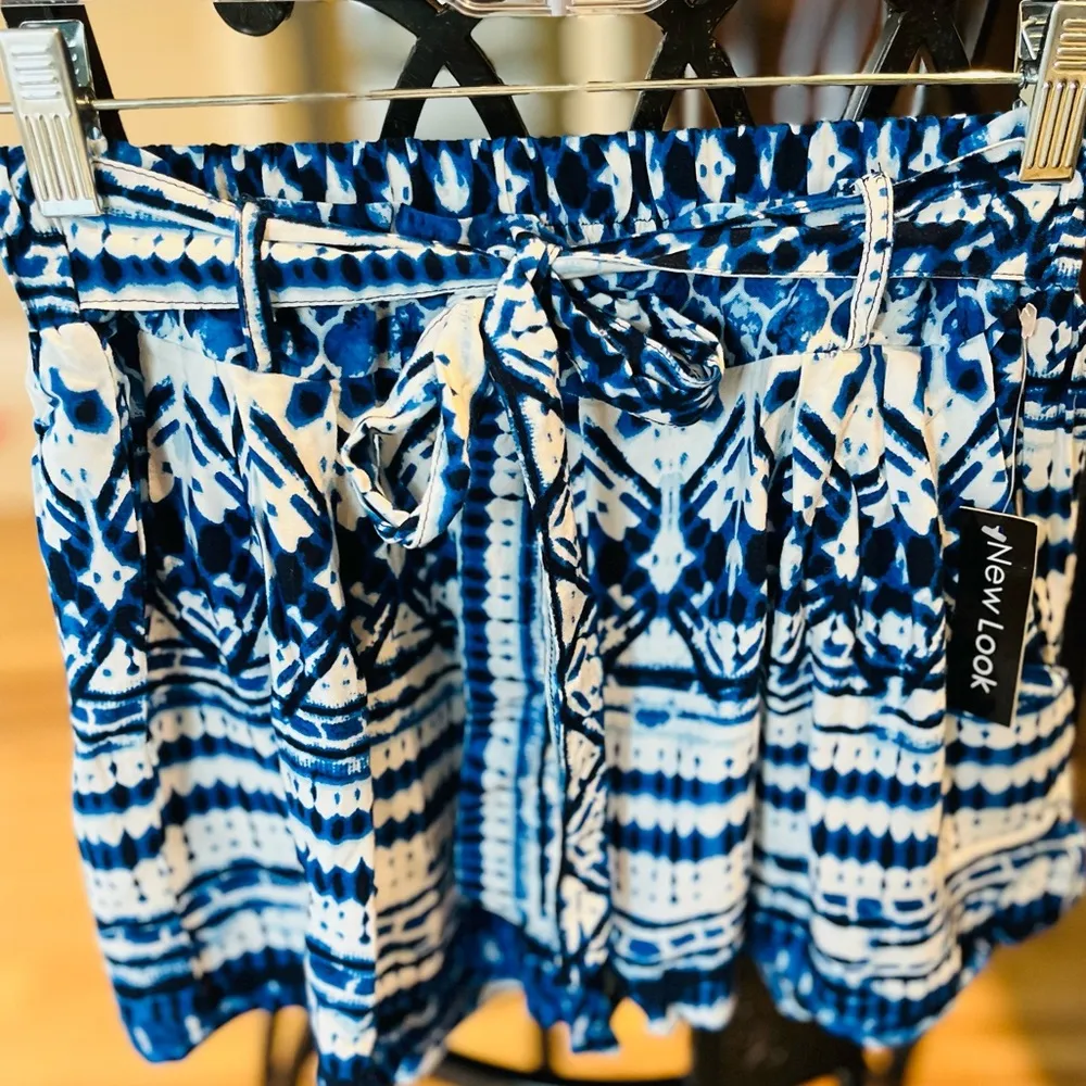 New Look Flowy Shorts Tie Belt Blue White Womens Medium Beach Bohemian Mom - Image 9