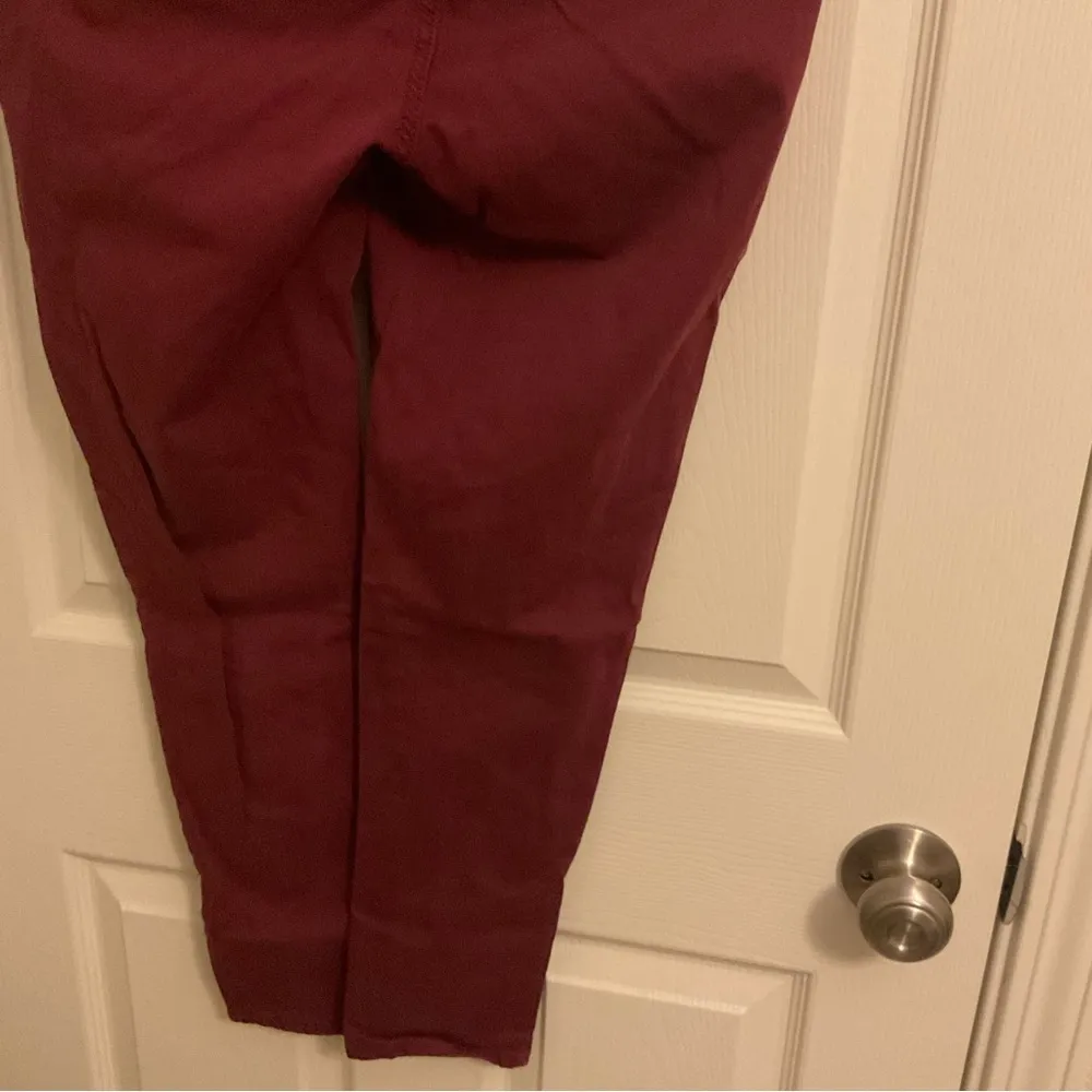 American Eagle Jeans Womens  Maroon Skinny Stretch Crop Low Rise size 6 - Image 9