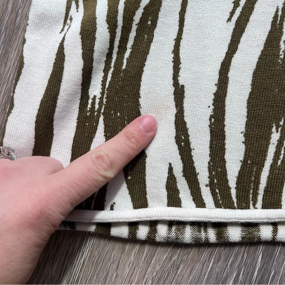 Garnet hill silk & cotton olive green zebra artsy stripe boxy sweater‎ women’s S - Image 6