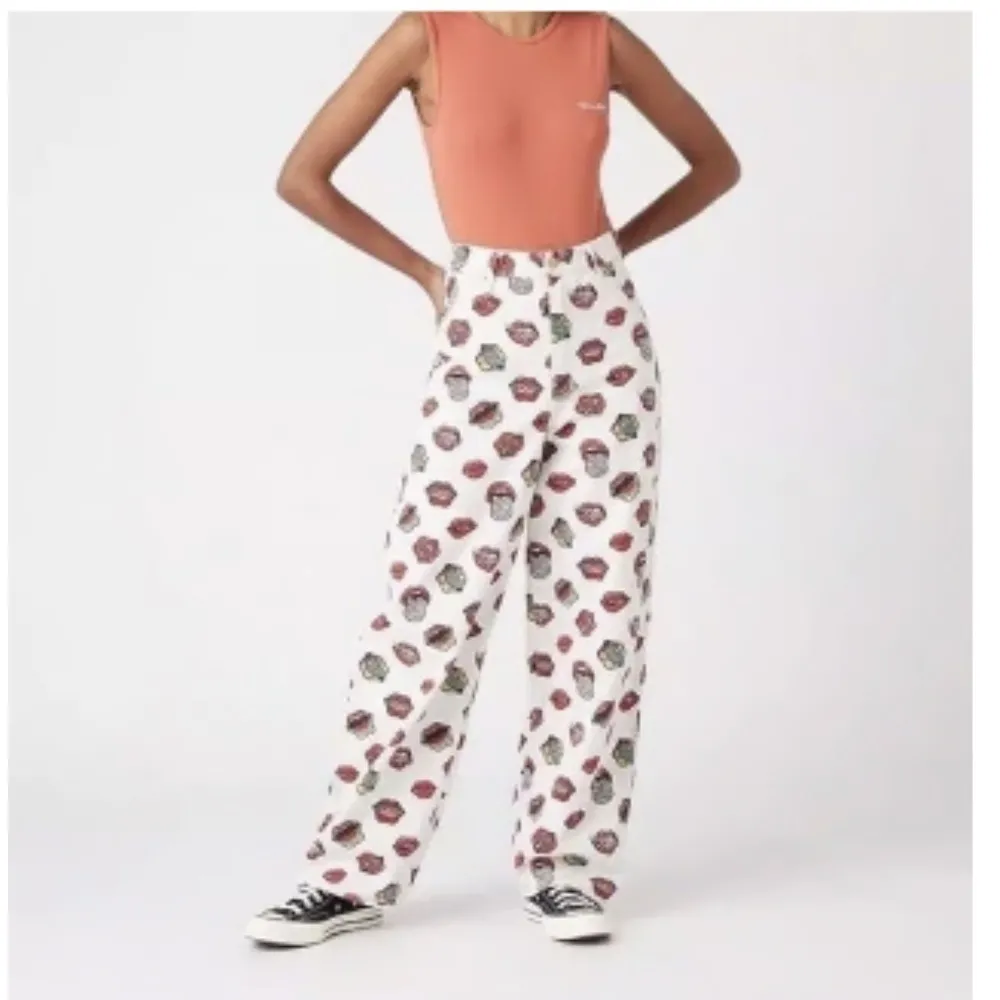 Wrangler Read My Lips Print High Rise 652 Barrel Jean Rolling Stones 27 x 31 NWT - Image 8