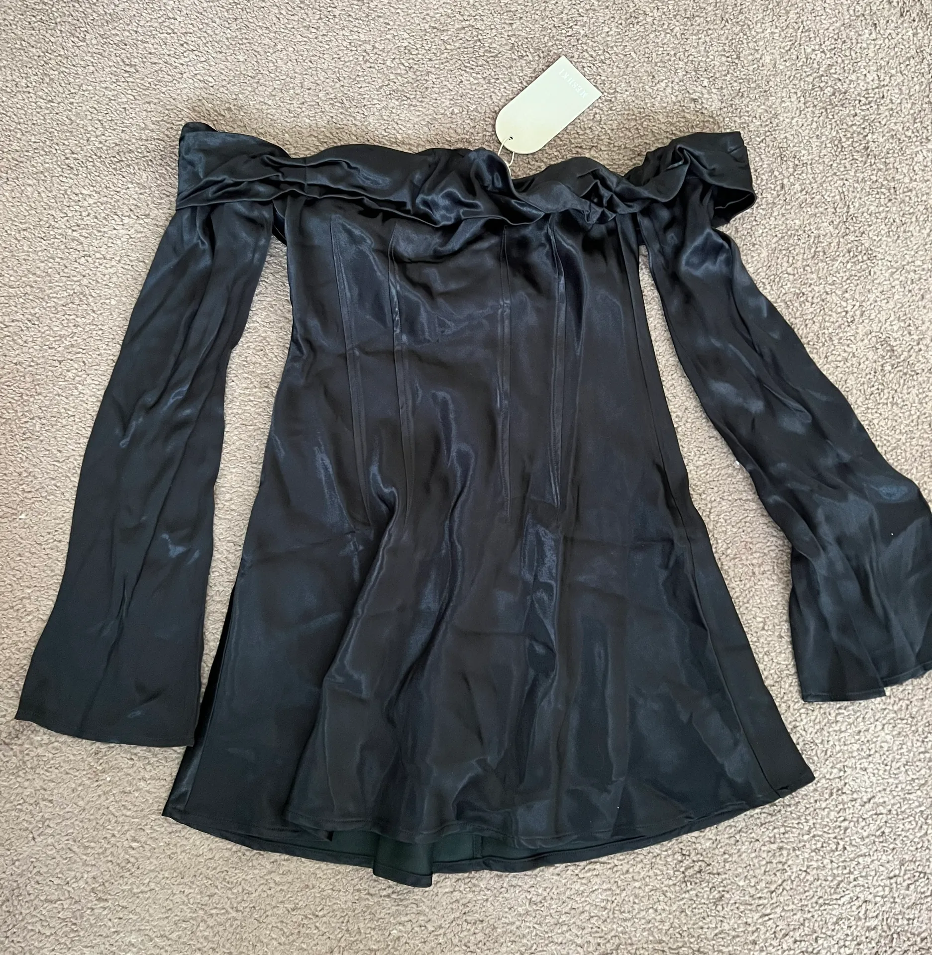 Meshki Dress Off The Shoulder - Image 3