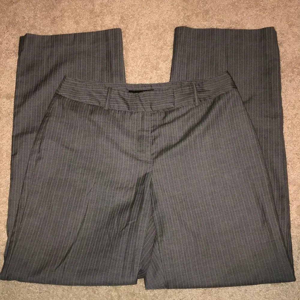 JONES WEAR GRAY STRIPED DRESS SLACKS SIZE 10 - Image 2