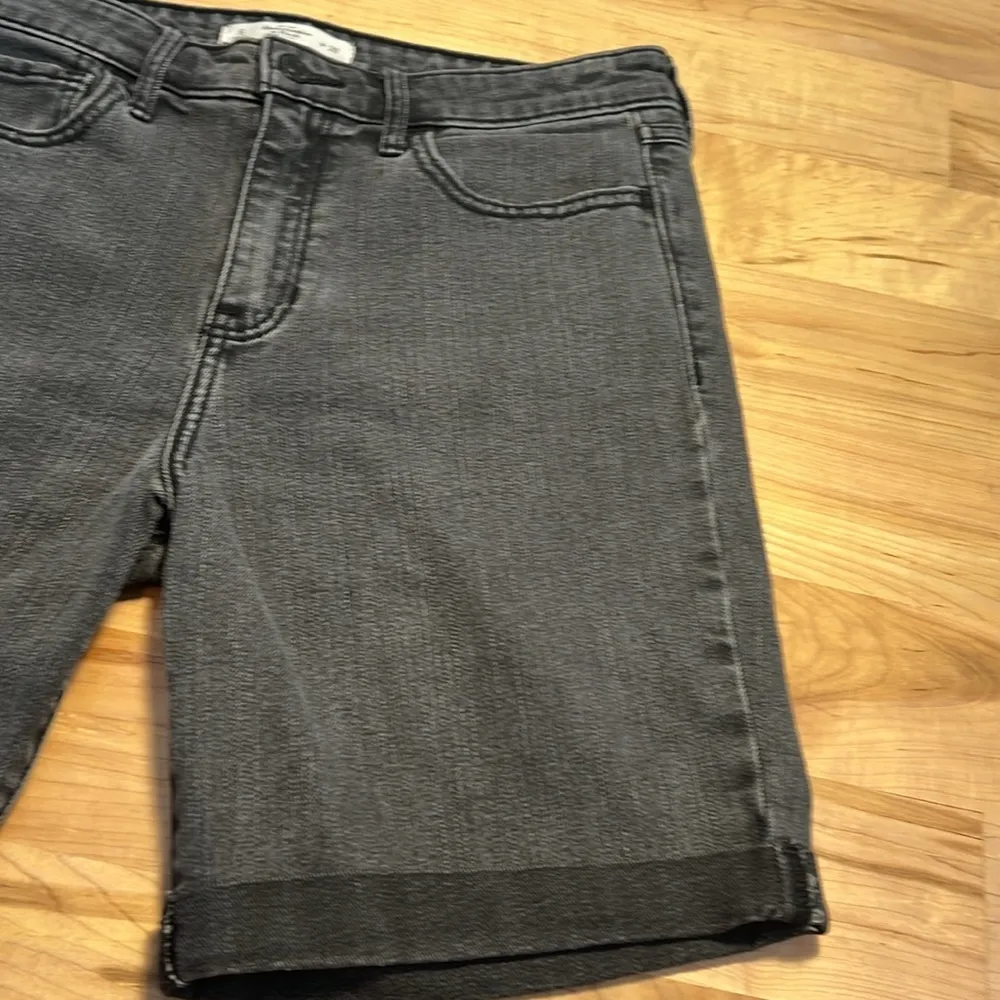 Abercrombie & Fitch Light Black Jean Shorts - Size 28 - Image 11