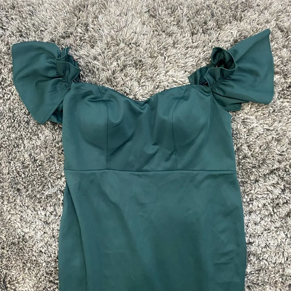 SHEIN Curve High Low Off The Shoulder Ruffle Dress in Green, Size 2XL​​​​​​ - Image 3