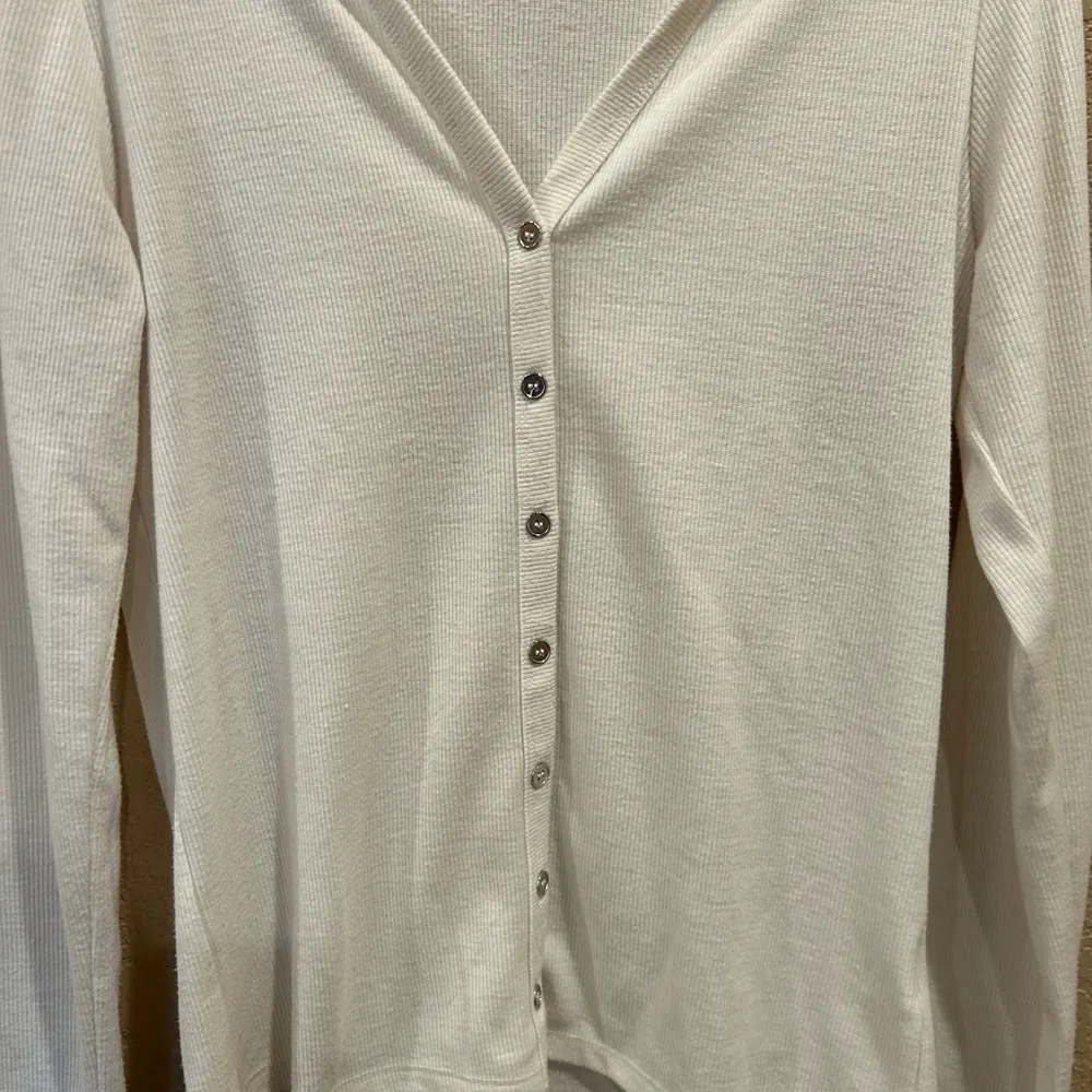 Olivia Sky Women's Cream Button-Up Long Sleeve Top - Image 3