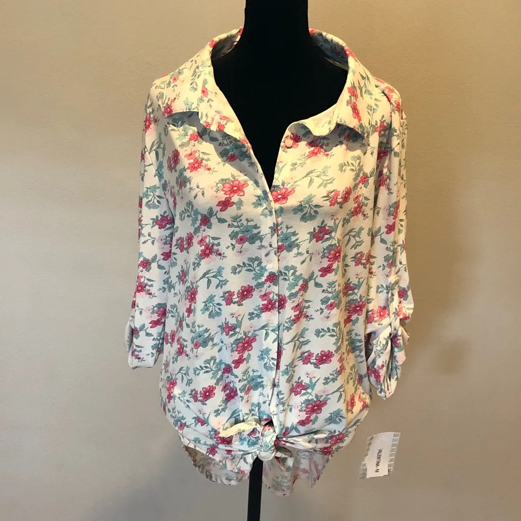 LuLaRoe | Valentina Floral Button Up Blouse | Roll Tab Sleeves | NWT Medium - Image 4