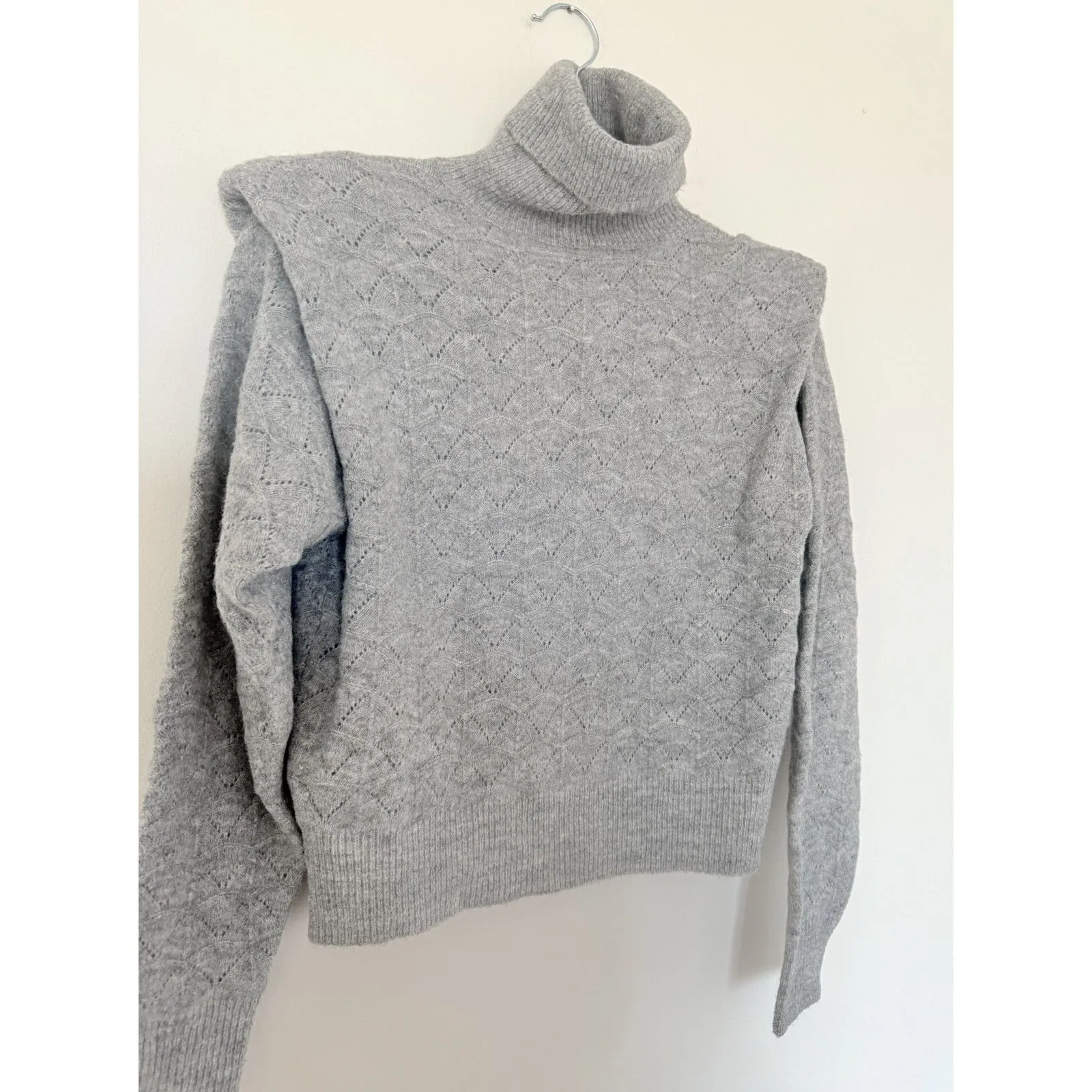 ASTR the Label Textured Turtleneck Wool Blend Light Gray Sweater Sz XS - Image 4