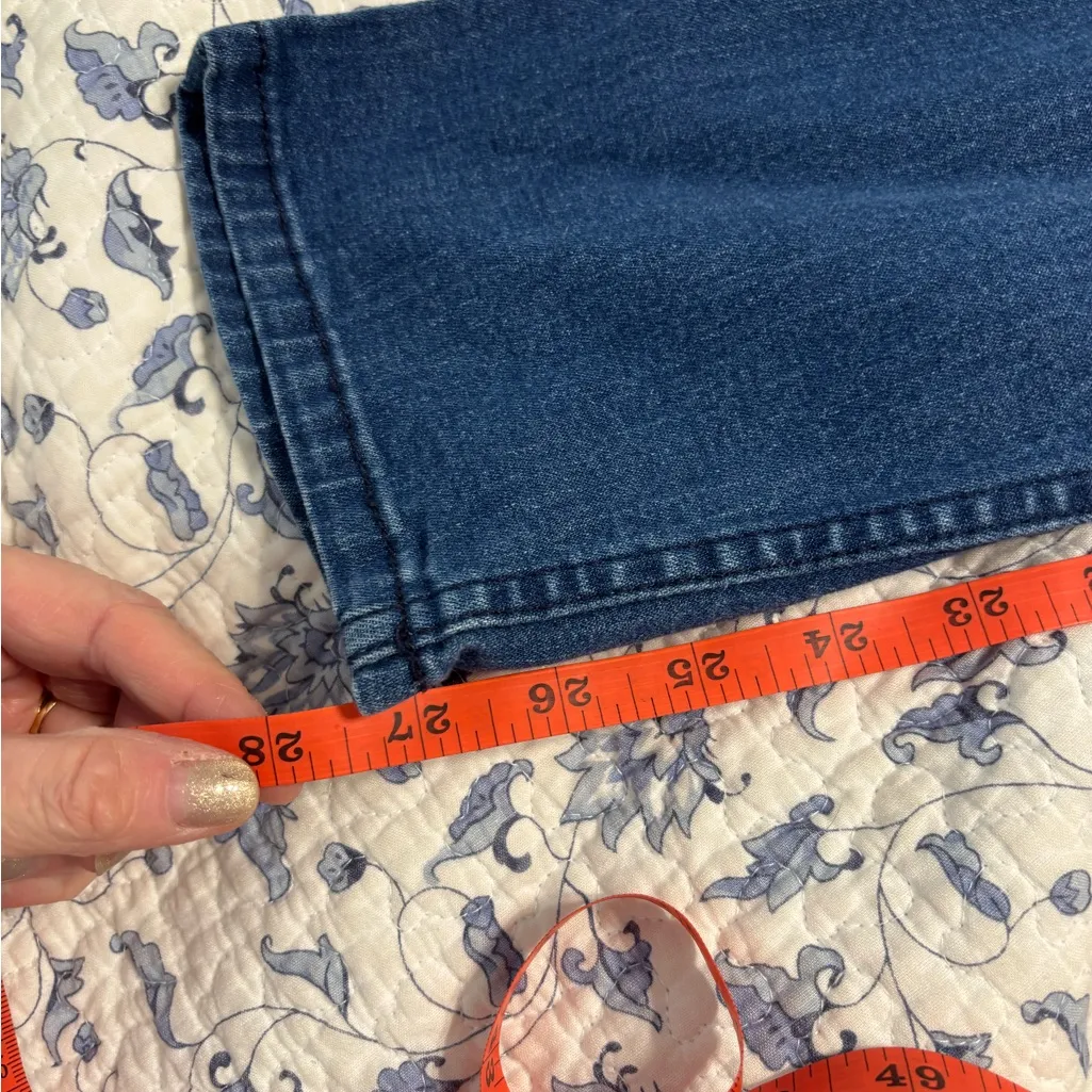 Calvin Klein Women's Classic Blue Skinny Jeans - Image 6