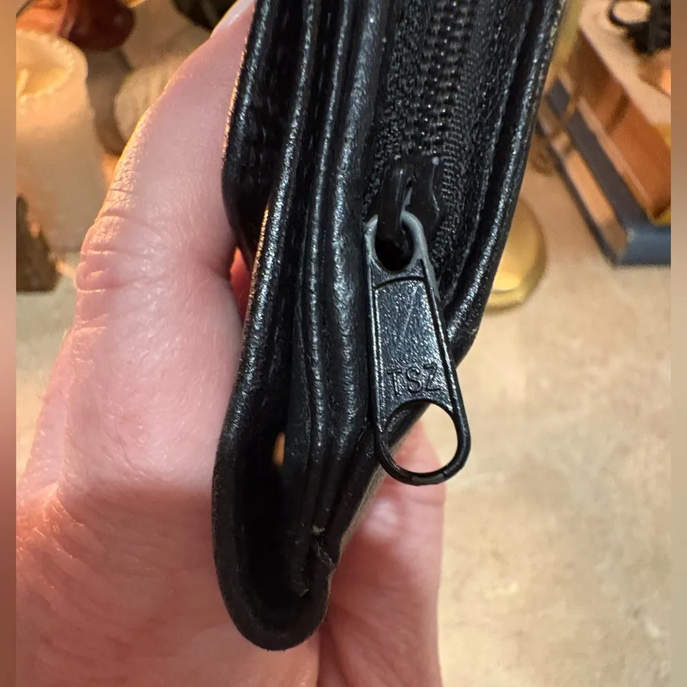 Perry Ellis Black Leather Wallet Sleek Minimalist Design - Image 13