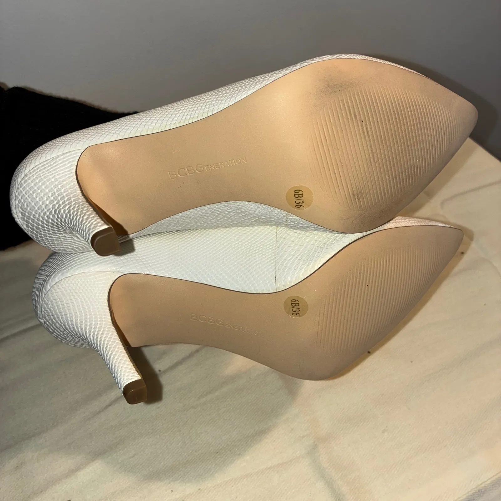 BCBGeneration Gaminkha White Snake Embossed Pointed Toe High‎ Heel Pumps Party - Image 11