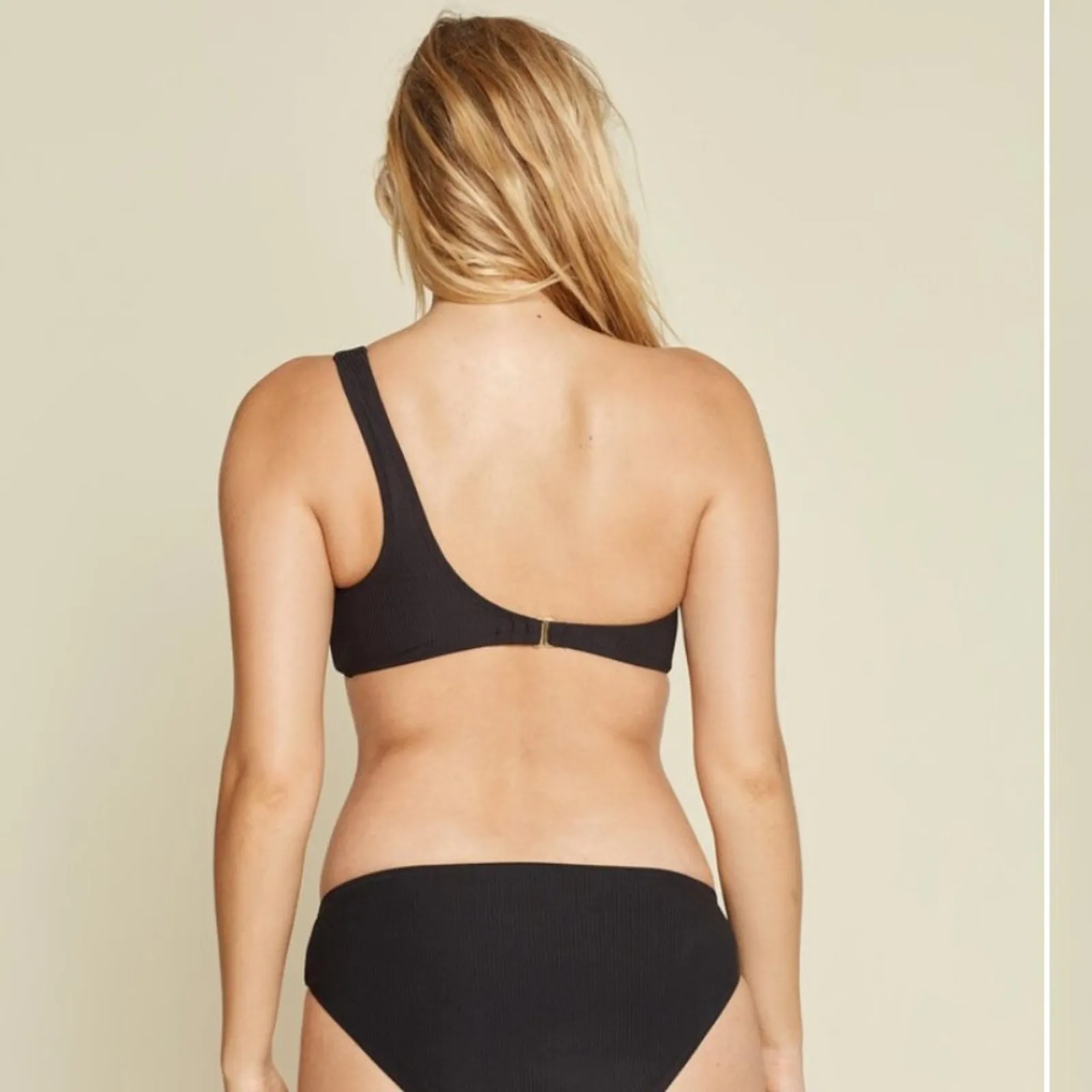 Andie Swim The Wynwood One Shoulder‎ Bikini Top Black Ribbed Size Medium - Image 2