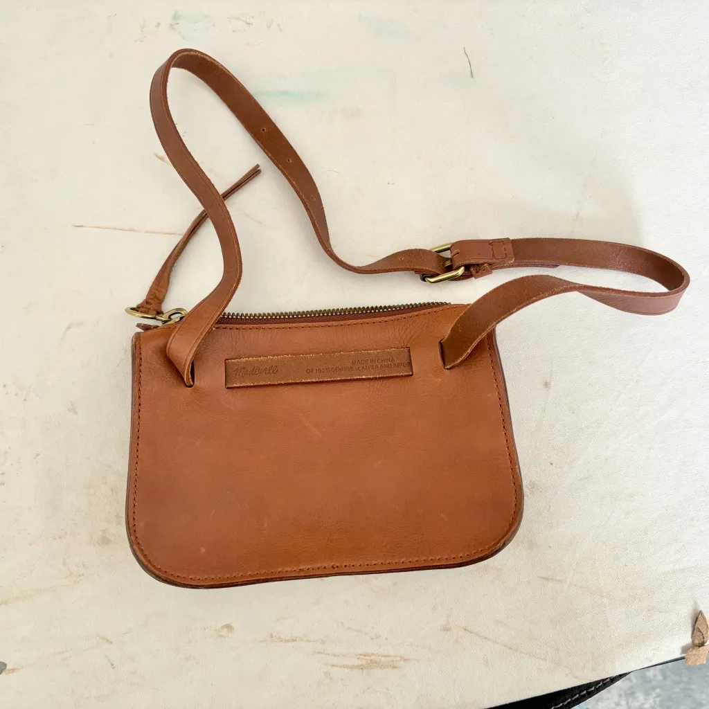 Madewell the Simple Pouch Belt Bag in Saddle Brown Leather - Image 3