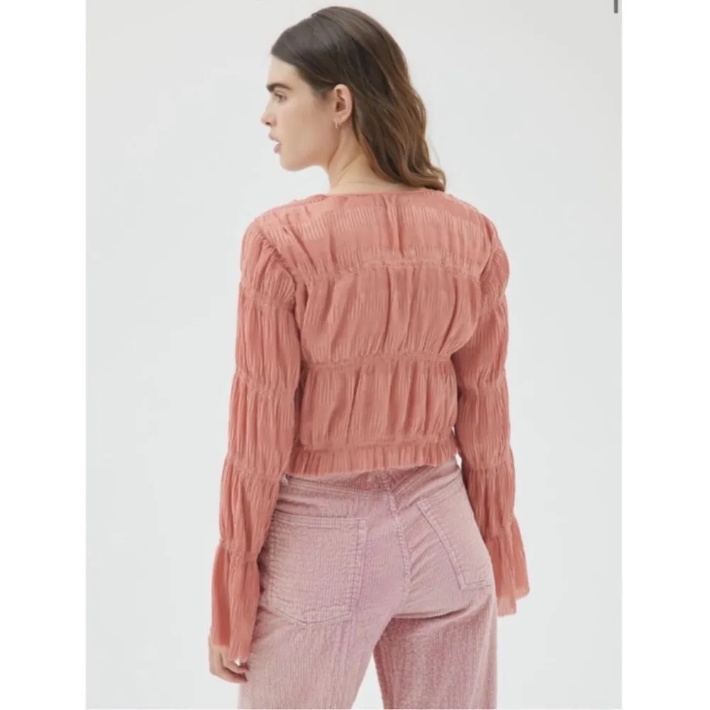 Urban Outfitters Women's S Aliyah Plisse Crop Blouse - Image 2