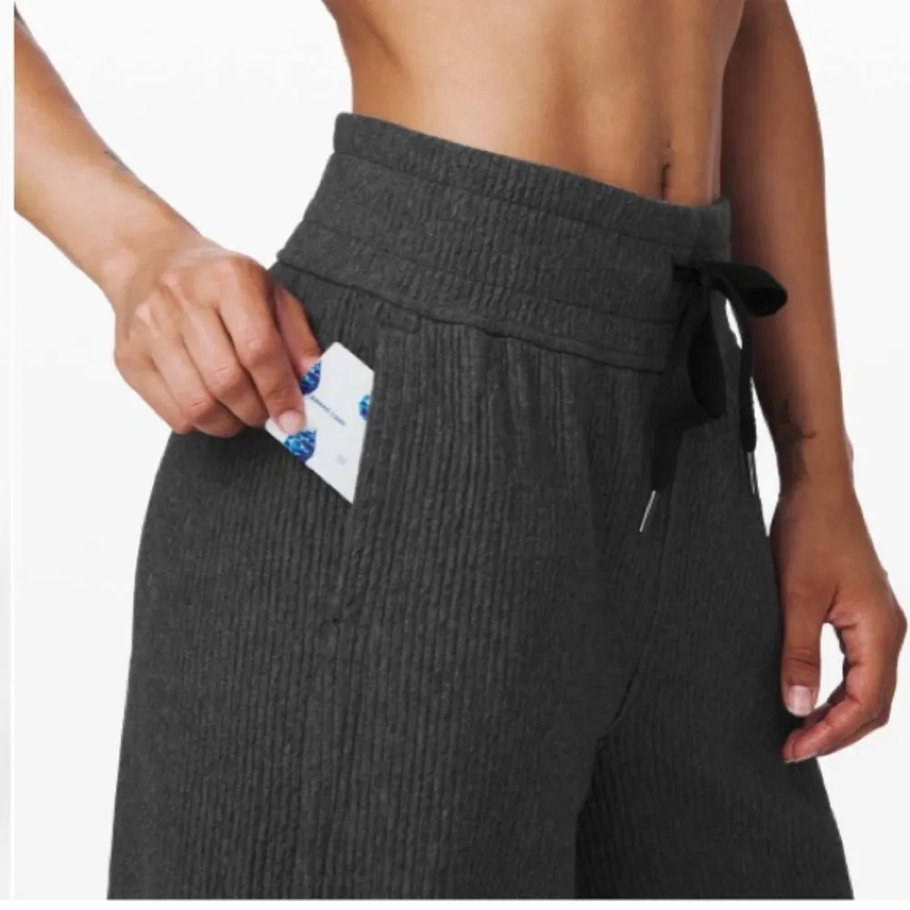 Lululemon Retreat Yourself Crop in Heathered Core Grey Wide Leg Pants W-439 Sz 6 - Image 4