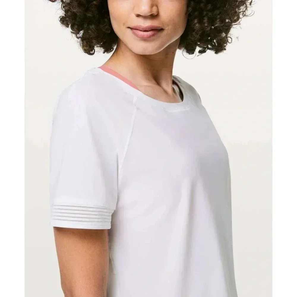 860 Lululemon Stripe in Stride Short Sleeve Tee Size 6 - Image 2