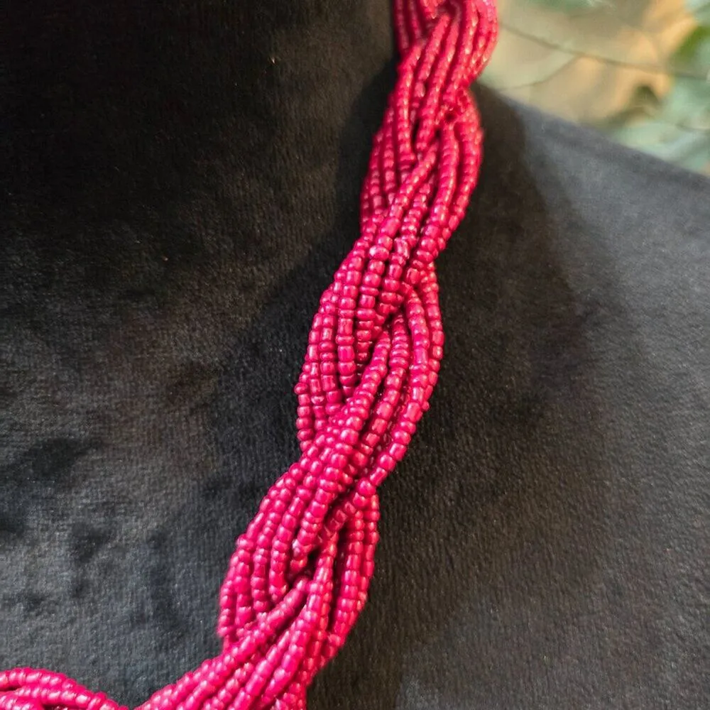 Womens Pink Seed Beads A Standing Ovation Necklace Jewelry with Lobster Clasp - Image 4