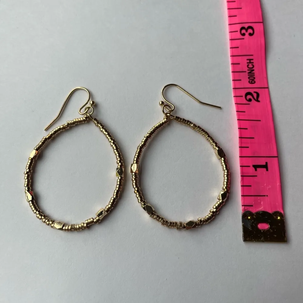 Marilyn Schiff Gold Textured Hoop Earrings with Hook Closure - Image 4