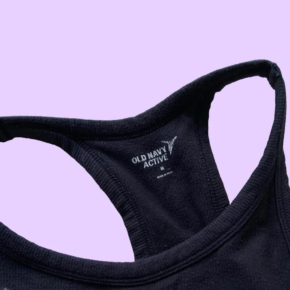 Black Old Navy racerback workout crop top 🔥 - Image 3
