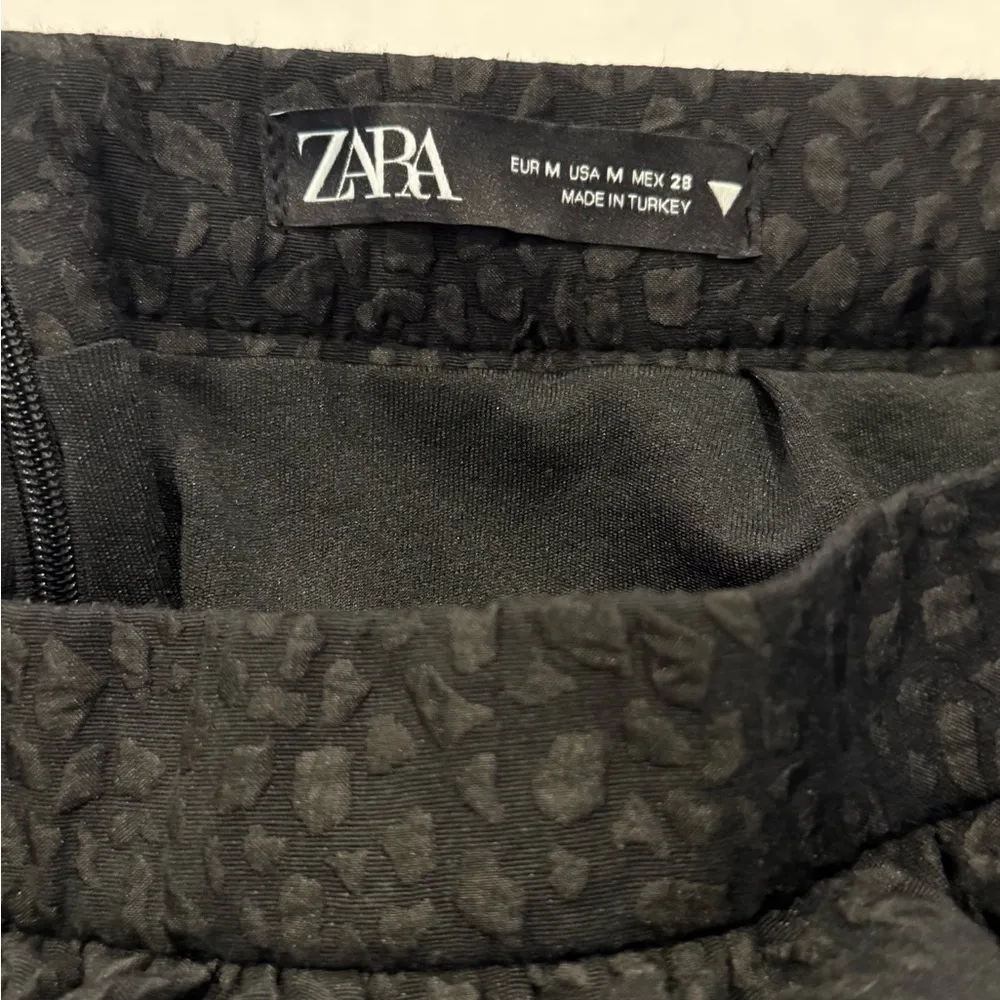 Zara Black Ruched Bubble Mini Skirt Cocktail - Image 3