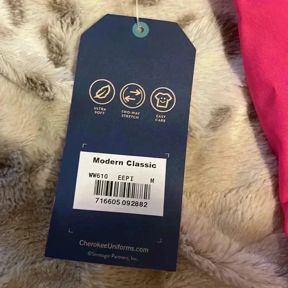 NWT Cherokee Workwear Scrub Top - Image 4