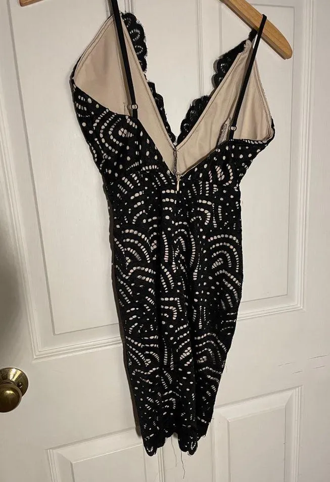 ✨Worn Once✨ Vicky Lace Mini Dress in Black - Image 8